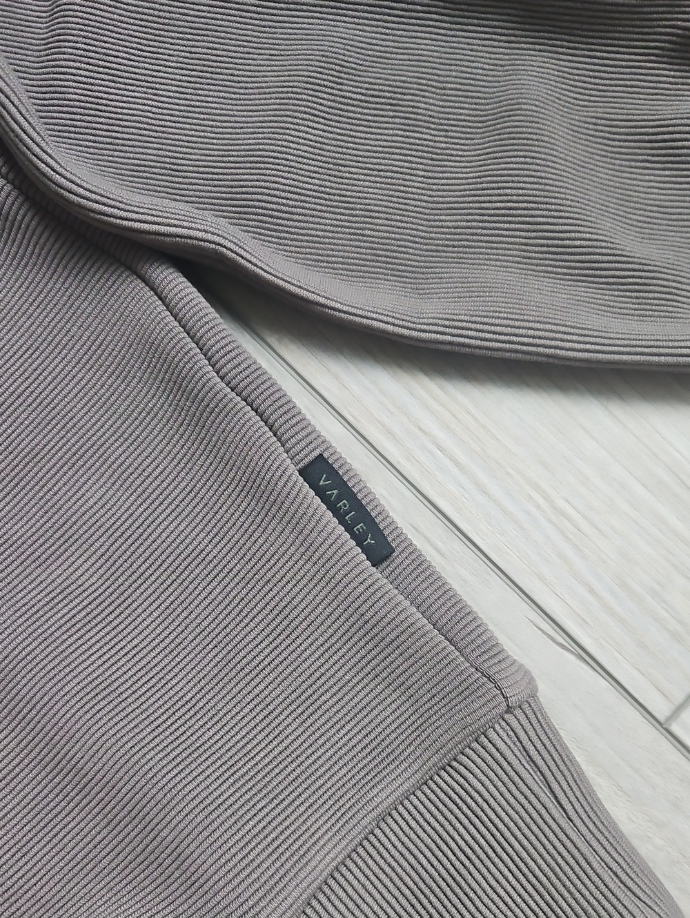 Varley Sweater - Picture 9 of 11